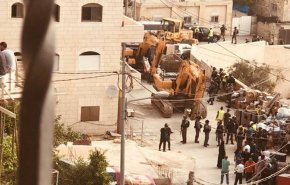 قوات الاحتلال تحاصر مبنى سكني في القدس لهدمه