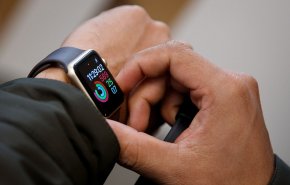 Apple Watch تساهم في إنقاذ حياة مراهقة أمريكية