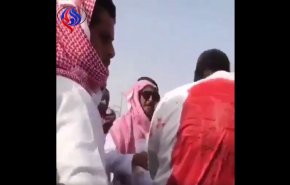 شاهد.. مُضاربة جماعية بالسكاكين في السعودية بسبب ناقة!