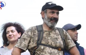 البرلمان الأرمني يختار زعيم المعارضة رئيسا للوزراء