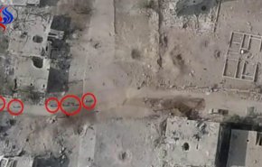 شاهد.. لحظة سقوط صاروخ على مجموعة من داعش في مخيم اليرموك
