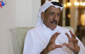 ملياردير إماراتي يهاجم اليمنيين بسبب سقطرى