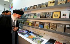 بازدید رهبر معظم انقلاب از سی‌ویکمین نمایشگاه کتاب تهران + تصاویر