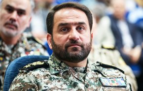 قائد الدفاع الجوي الايراني يتفقد المنظومات الصاروخية في جزيرة ابو موسى