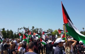 الشباب الفلسطيني يتمسكون بحق العودة الى أرضهم