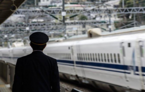 في اليابان.. شركة تعتذر للركاب لتحرُّك القطار قبل موعده بـ25 ثانية