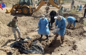 کشف 900 جسد در گورهای جمعی در رقه