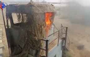 شبان يقتحمون موقعًا عسكريًّا إسرائيليًّا ويُحرقونه شرق غزة