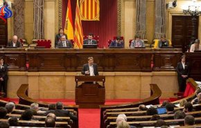 كتالونيا تستجيب لشرط مدريد وتستثني الانفصاليين المنفيين من الحكومة