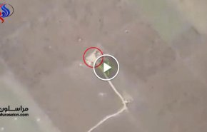 شاهد..كيف استهدف الطيران السوري مستودع ذخيرة للمسلحين