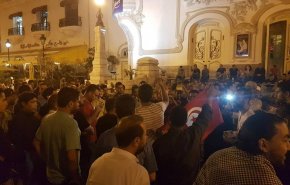 غضب شعبي في تونس ضد محاولة انقلابية بدعم إماراتي وسعودي