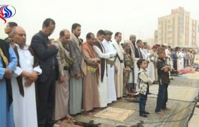 بالصور.. صلاة العيد في محافظة الحديدة اليمنية 