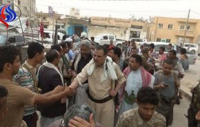  بالصور .. محافظو اليمن يزورون المرابطين في الجبهات الامامية بالساحل الغربي