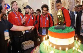 بالصور..فندق روسي يحتفـل بعيد ميلاد محمد صلاح!
