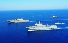 البحرية المصرية والإسبانية تنفذان تدريبا حربیا 