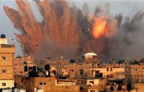 جانشین استاندار الحدیده: دشمن اتوبوس حامل زنان و کودکان و را بمباران می کند/ هزاران خانواده به خاطر بمباران آواره شدند 
