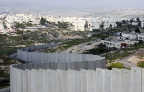عمر رحال للعالم: قرار جدار الفصل إستشاري وليس ملزما للاحتلال