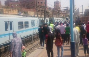 بالصور.. انقلاب عربة مترو بمحطة المرج القديمة في القاهرة 