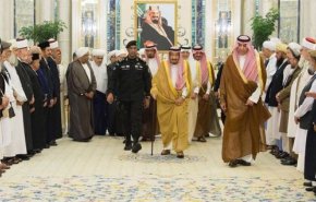 دیدار پادشاه عربستان با شرکت کنندگان در نشست صلح در افغانستان