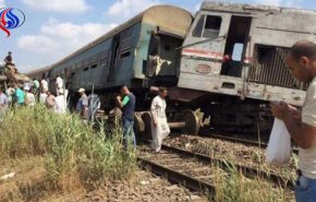 خروج عربات قطار عن السكة في مصر وإصابة العشرات