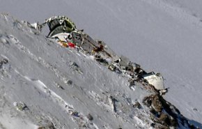 نخستین تصاویر از محل سقوط هواپیمای ATR در ارتفاعات دنا بعد از آب شدن برف