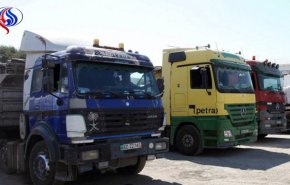 آلاف الشاحنات الأردنية لنقل البضائع جاهزة للإرسال الى سوريا