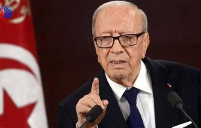 السبسي يدعو رئيس وزراء تونس للاستقالة إذا استمرت الأزمة