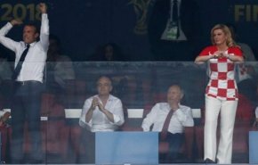 تصرف أمير قطر مع زوجة ماكرون يثير ضجة.. شاهدوا ماذا فعل!