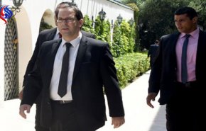 شاهد.. رئيس الحكومة التونسي علی اعتاب الاستقالة