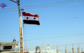 بالصور.. رفع العلم السوري في مدينة نوى بريف درعا الشمالي