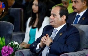 لماذا يحرص السيسي على تنظيم مؤتمرات الشباب؟