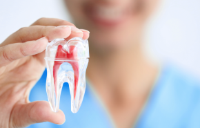 حماية الأسنان من التسوس عبر تقنية دقائق النانو