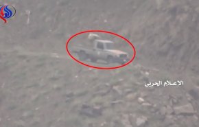 هكذا تطايرت جثث السعوديين من ألية عسكرية سقطت من الجبل