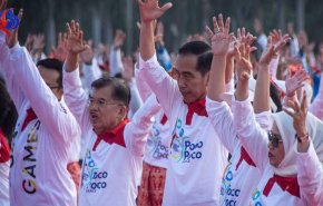 بالفيديو.. الرئيس الإندونيسي يرقص 