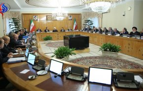 مجلس الوزراء الايراني يصدر قرارات مهمة لتنظيم سوق العملة الاجنبية