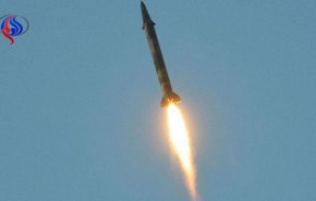 یمن با موشک بالستیک "بدر 1" پایگاه عربستان را هدف قرار داد
