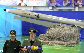 وزير الدفاع الايراني: صاروخ 