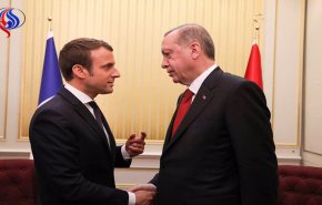 ماكرون يؤكد أهمية استقرار الاقتصاد التركي بالنسبة لفرنسا