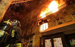 إصابة 7 بجروح خطرة بينهم 5 أطفال إثر حريق قرب باريس