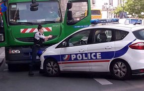 مقتل شخص في هجوم بسكين في باريس و داعش يتبنى