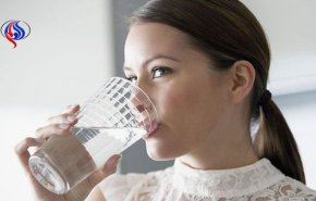 هام !... دراسة مفزعة ستبدل طريقة شربنا للماء إلى الأبد!