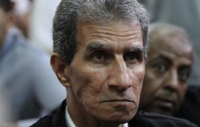 حبس المعارض المصري البارز معصوم مرزوق و6 آخرين 
