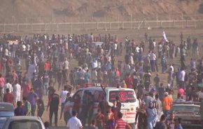 بدء توافد الحشود إلى مخيمات العودة شرق غزة