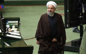 البرلمان الايراني يرفض اربعة من اجابات الرئيس روحاني