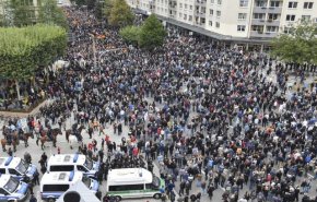 تظاهرات همزمان حامیان و مخالفان مهاجران در آلمان