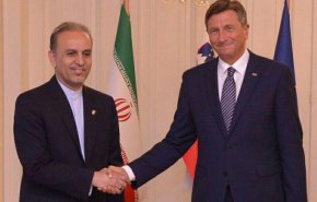 السفير الإيراني يقدم اوراق اعتماده للرئيس السلوفيني