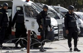 تونس تكشف تفاصيل محاولة رجل الانتحار ذبحا