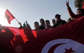 كبرى النقابات العمالية في تونس تعلن عن إضراب عام