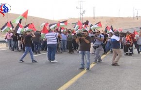 بالفيديو...الفلسطينيون يرفضون تمرير المشروع الاستيطاني في الخان الاحمر 