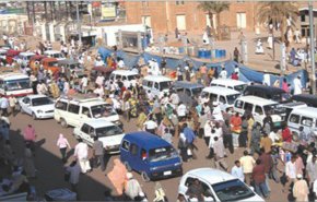 بعد أزمة الخبز.. أزمة المواصلات تشتعل في السودان